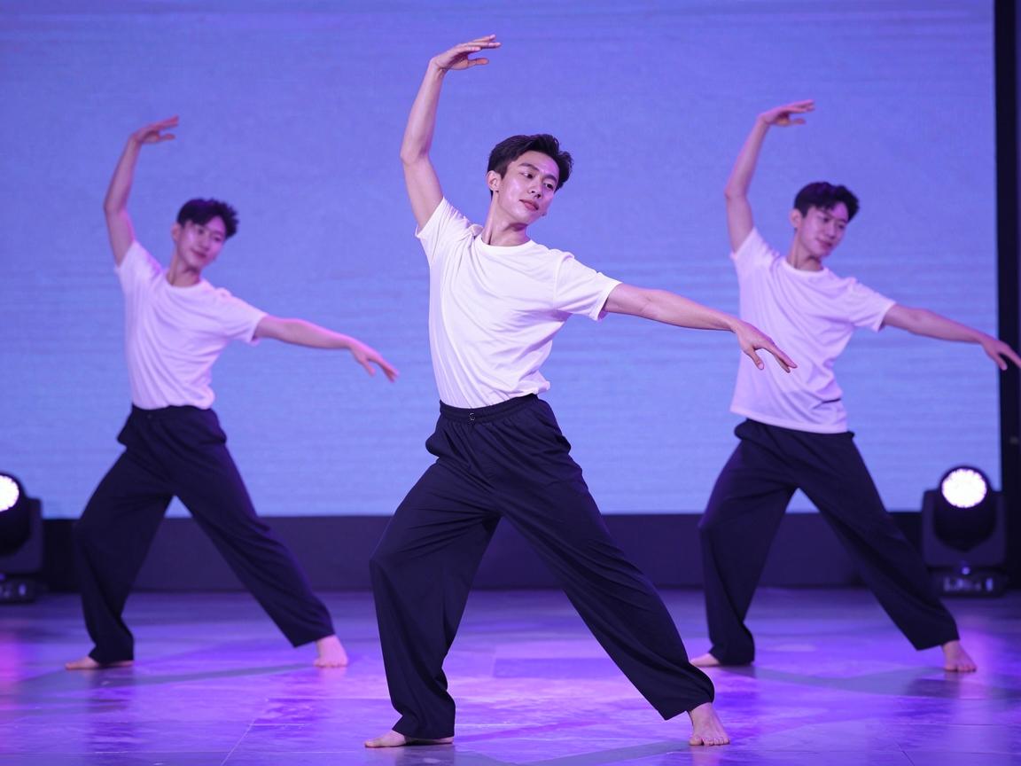 三亚KTV招聘男模——舞蹈演员展现你的舞姿